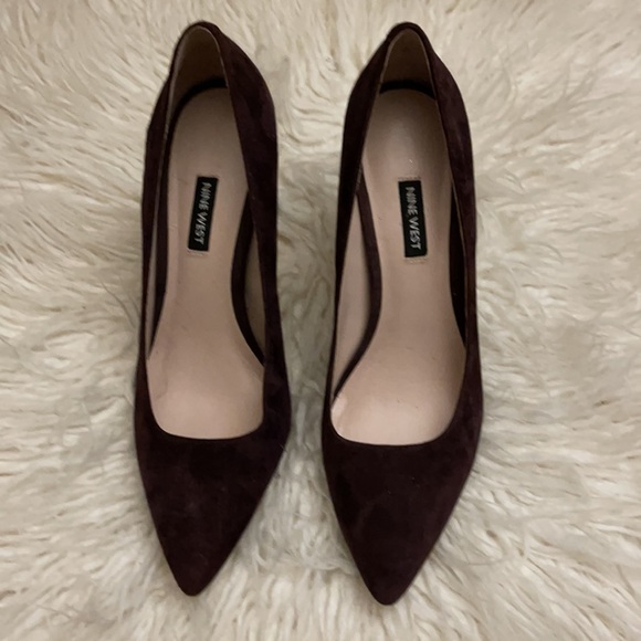 Nine West/ leather outsole/Wine Color suede with snake leather heel. 3.5” heel. - Picture 2 of 4